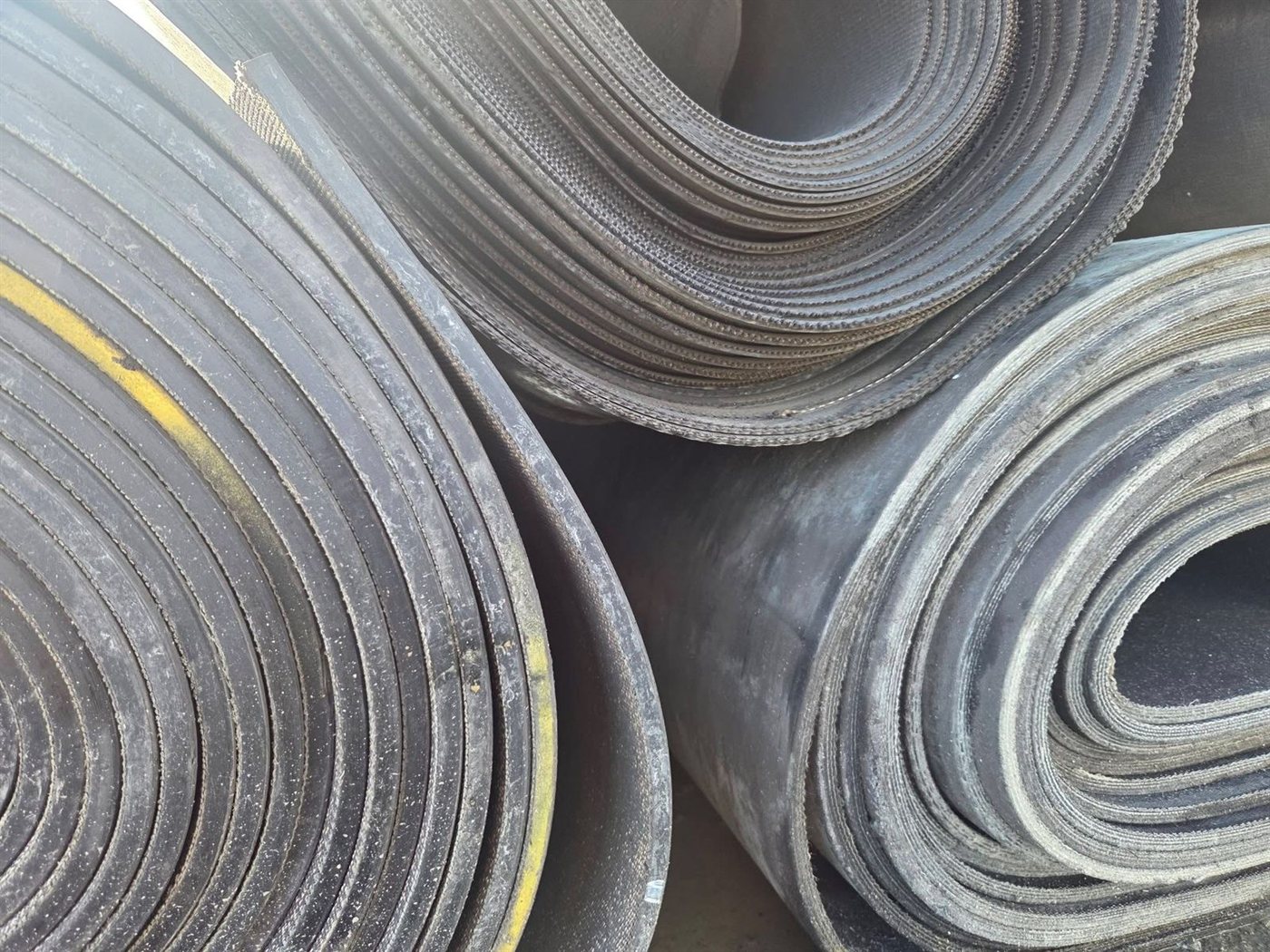 Rolled rubber sheet